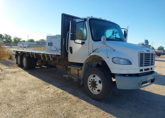 2015 FREIGHTLINER M2
