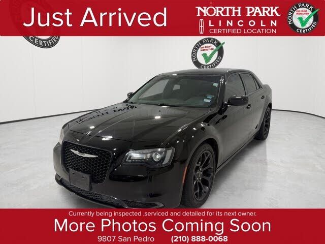 2019 CHRYSLER 300