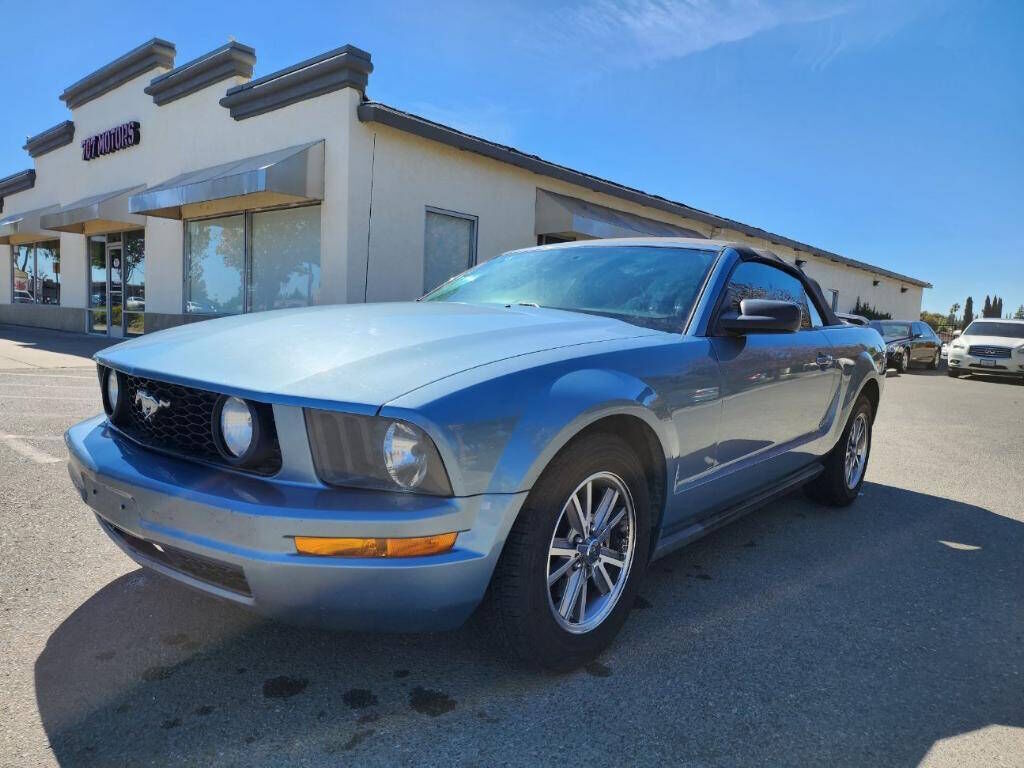 2005 FORD Mustang