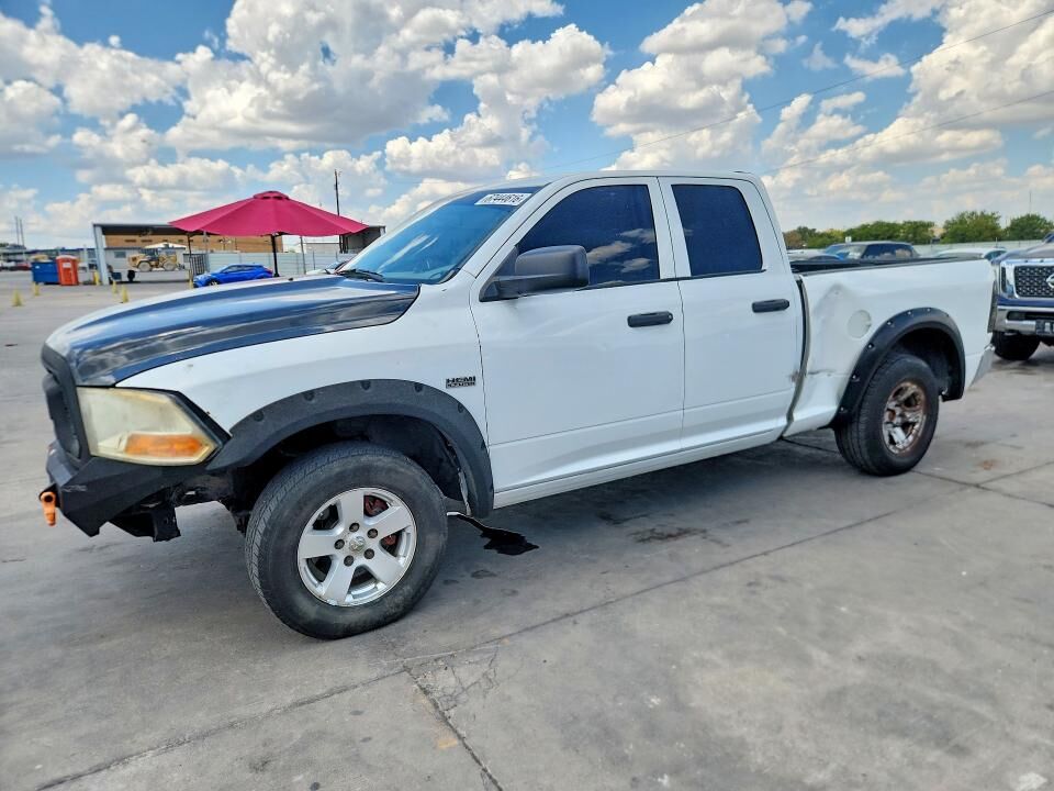2011 DODGE Ram