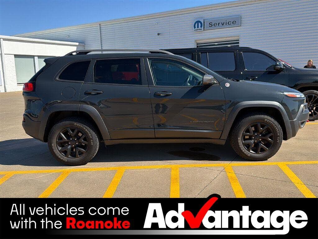 2017 JEEP Cherokee