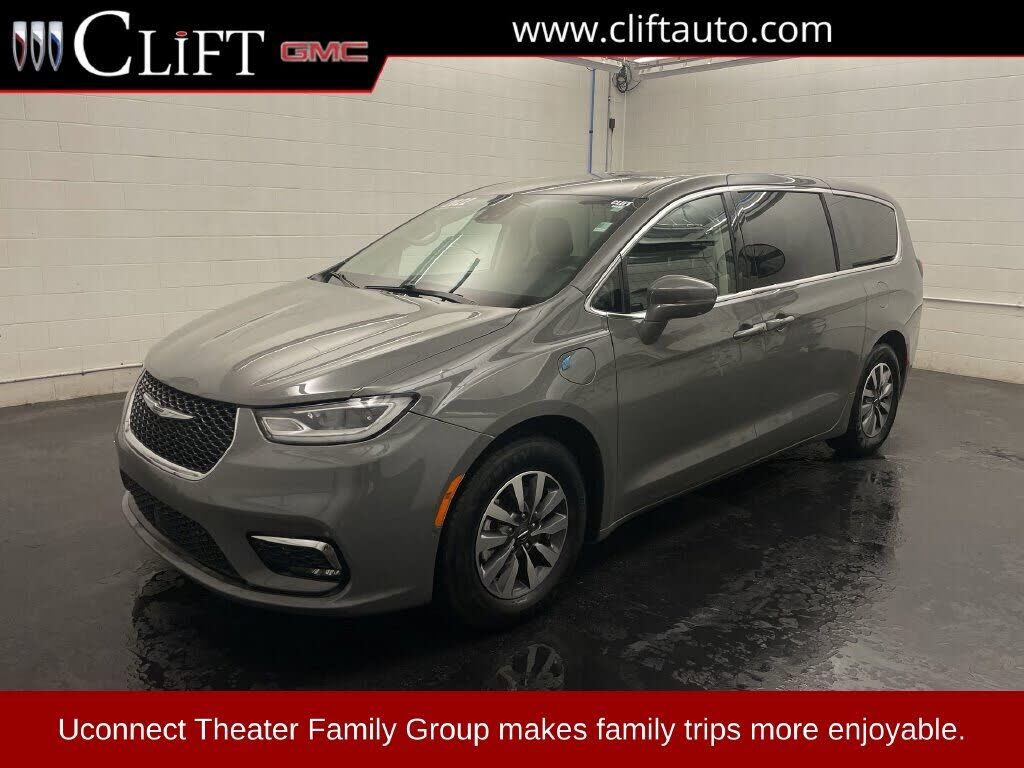2022 CHRYSLER Pacifica