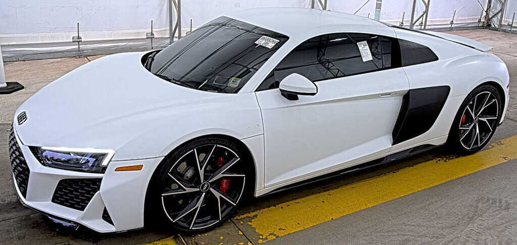2021 AUDI R8