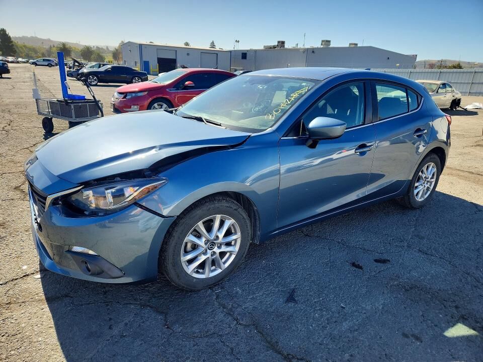 2016 MAZDA Mazda3