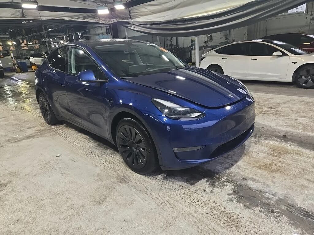 2023 TESLA Model Y
