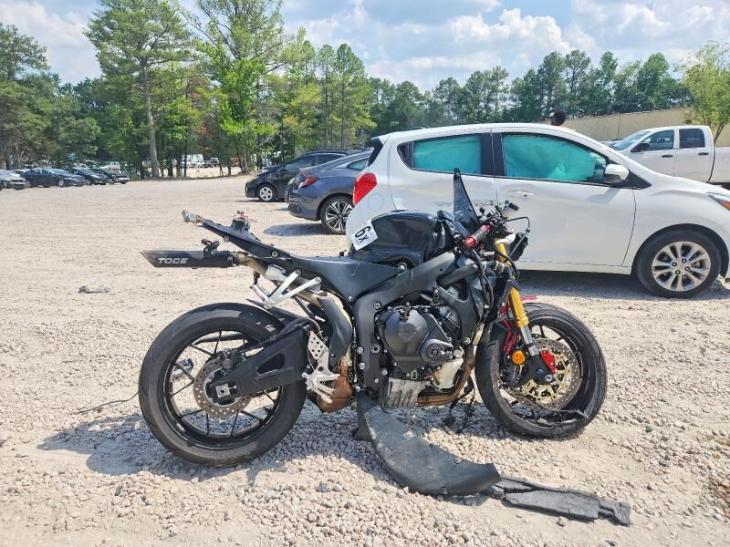 2017 HONDA CB