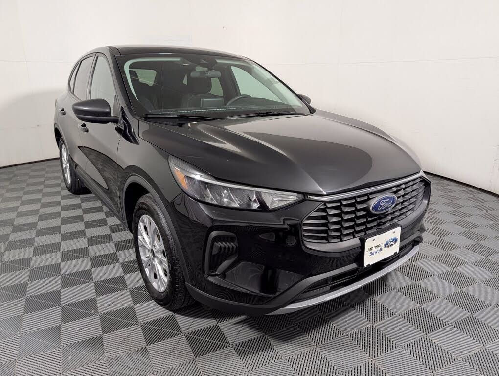 2025 FORD Escape