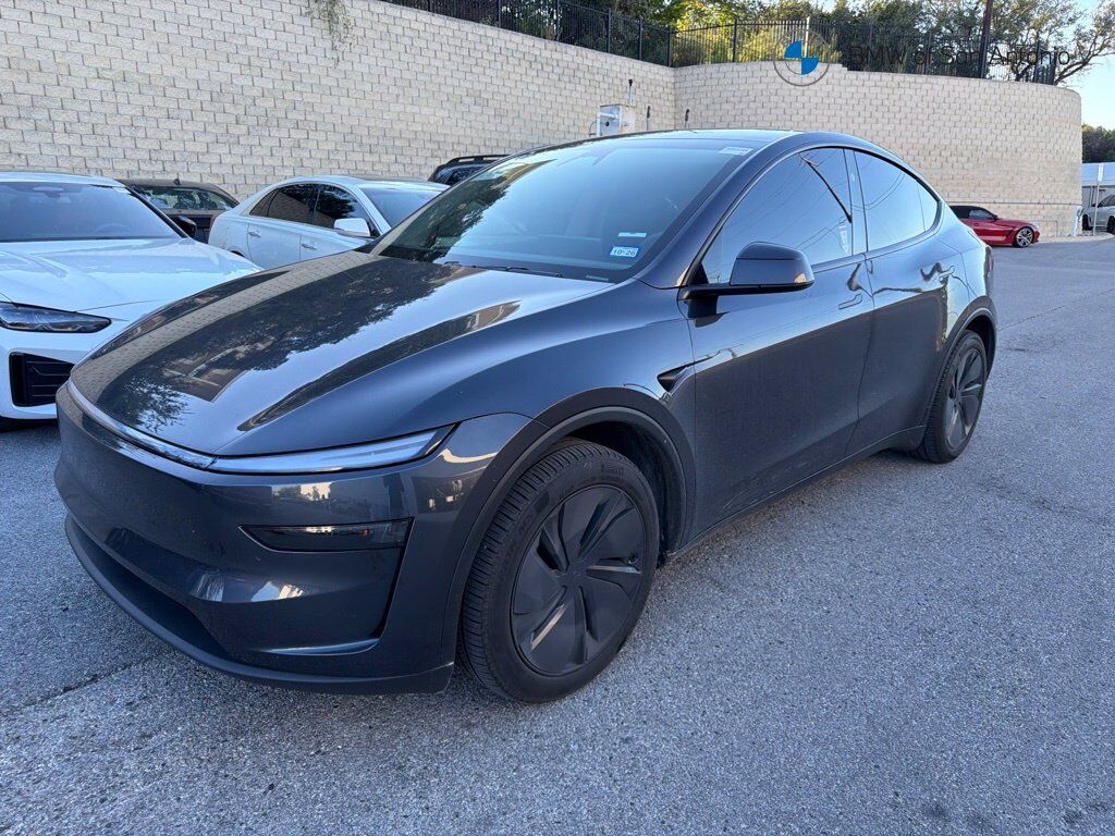 2026 TESLA Model Y