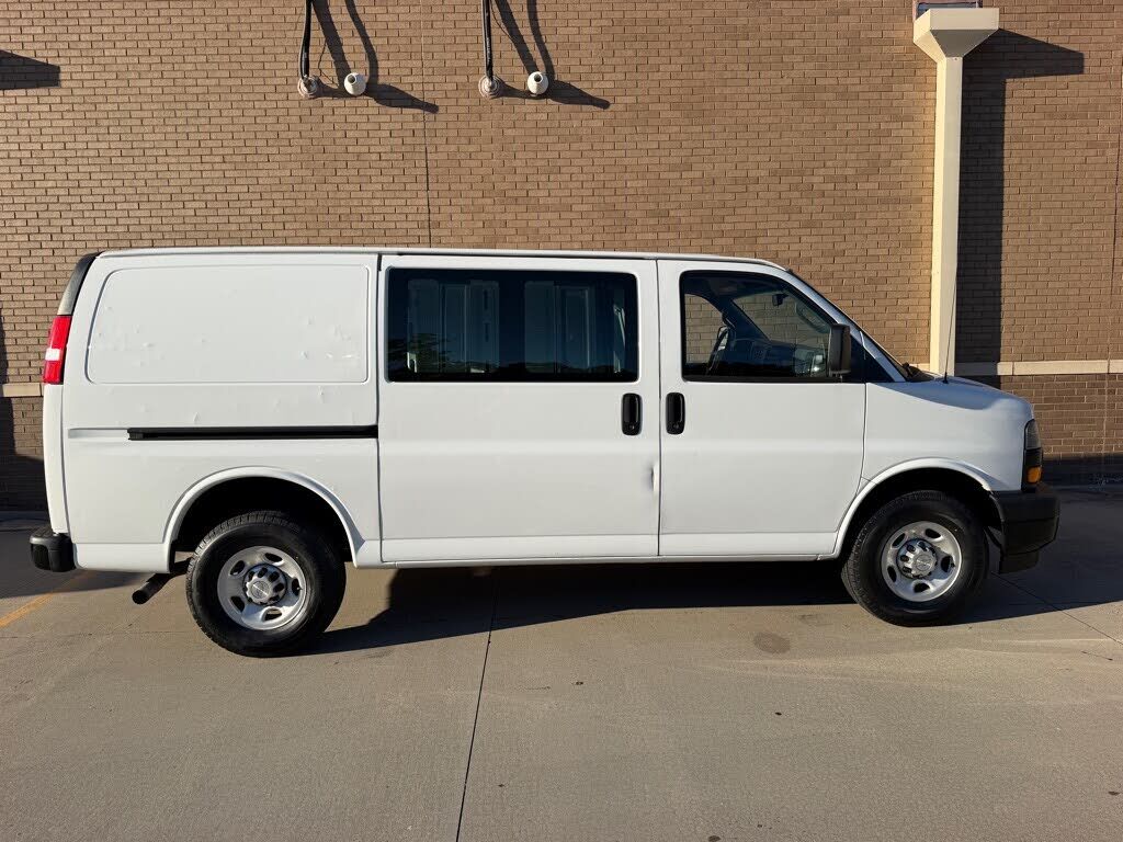 2019 CHEVROLET Express