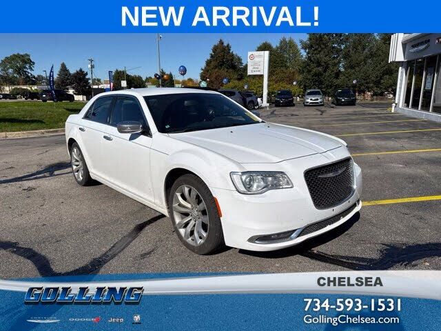 2019 CHRYSLER 300