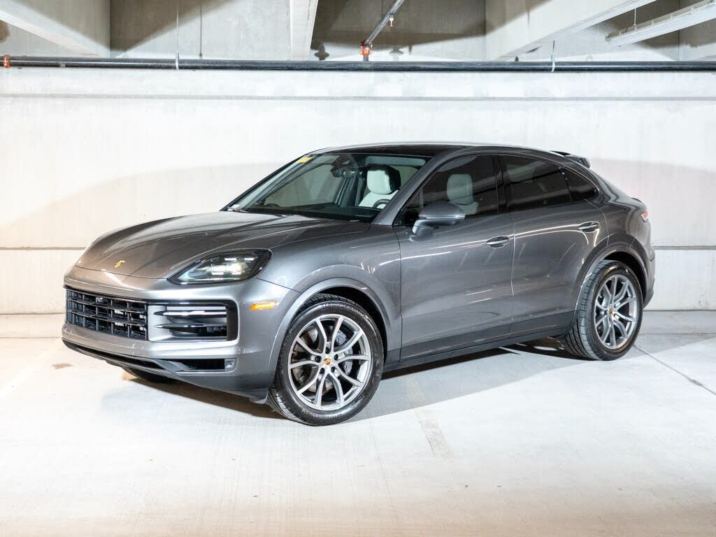 2024 PORSCHE Cayenne