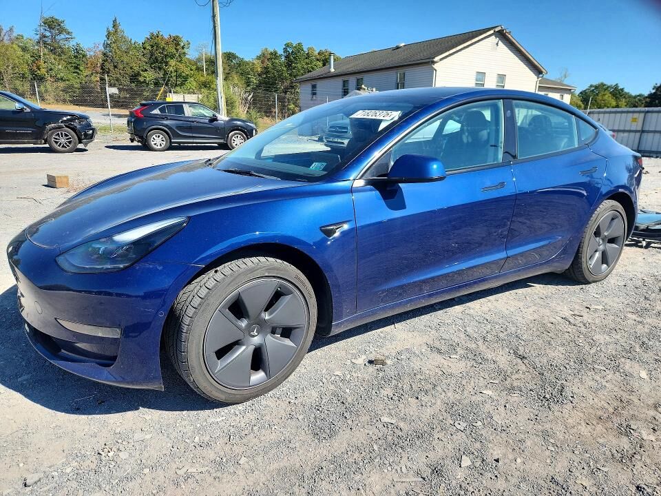 2022 TESLA Model 3