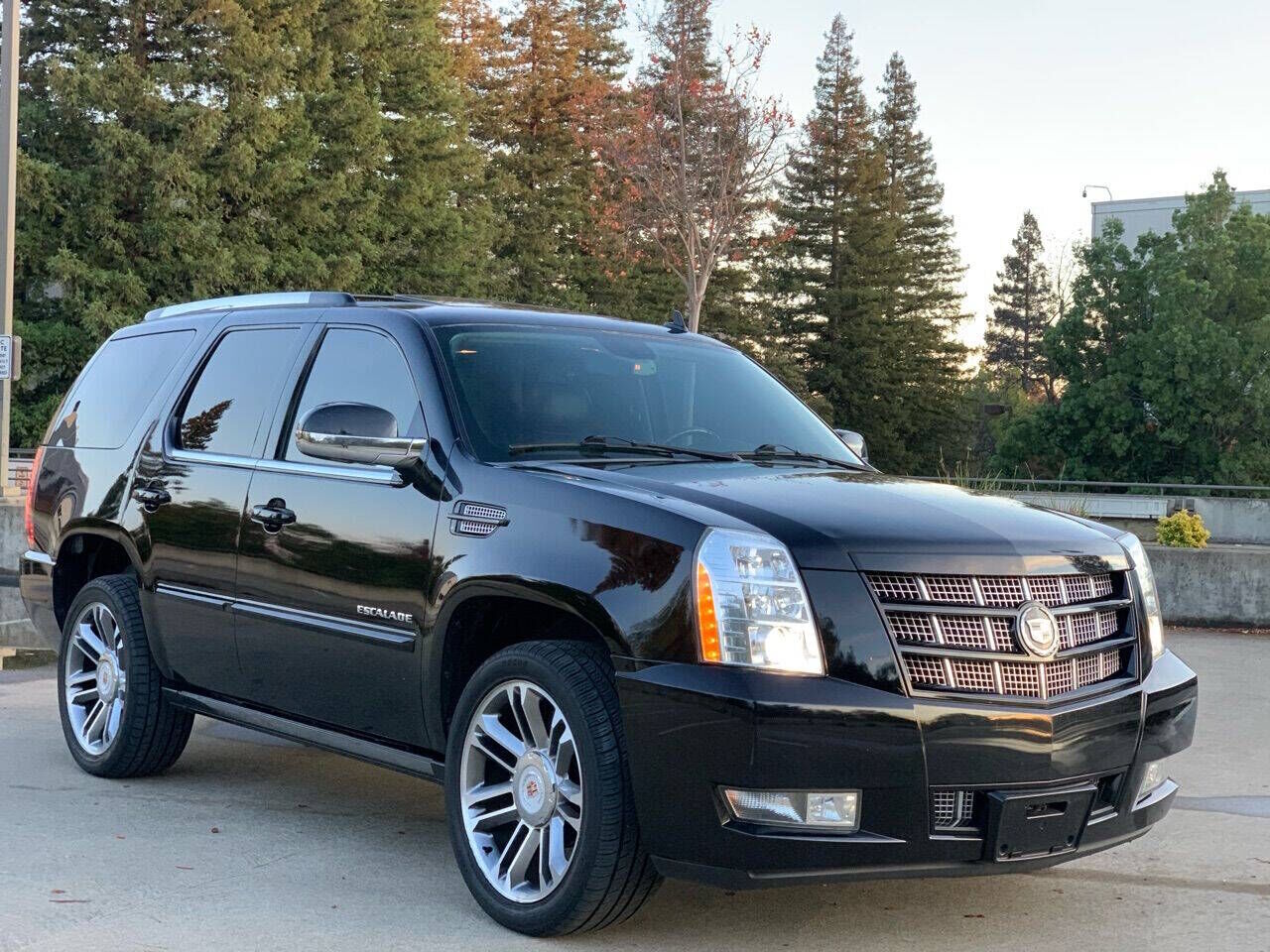 2012 CADILLAC Escalade