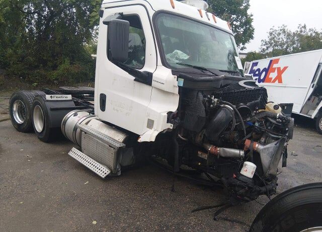 2020 FREIGHTLINER Cascadia