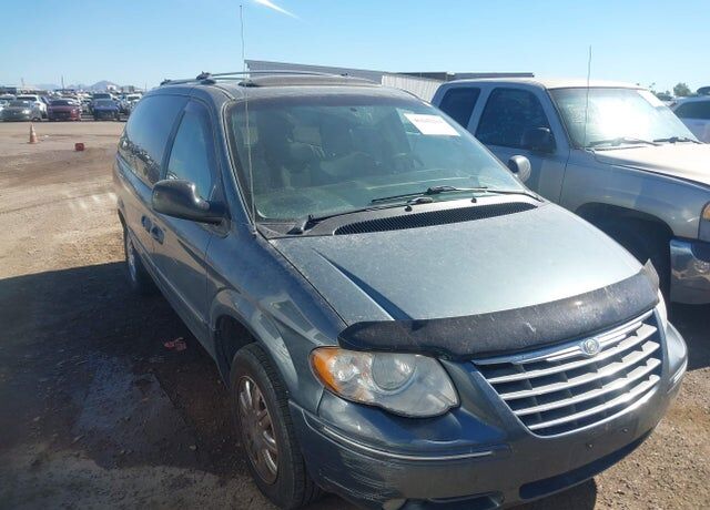 2006 CHRYSLER Town and Country