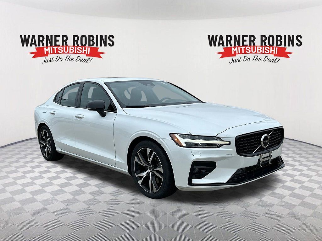 2023 VOLVO S60