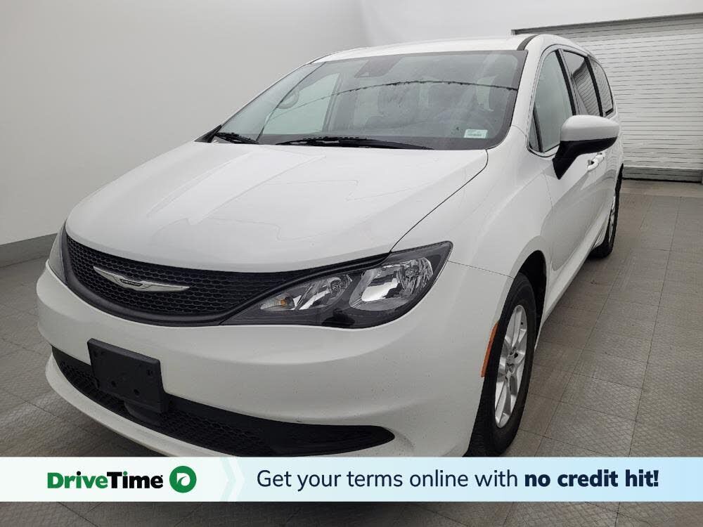 2023 CHRYSLER Voyager