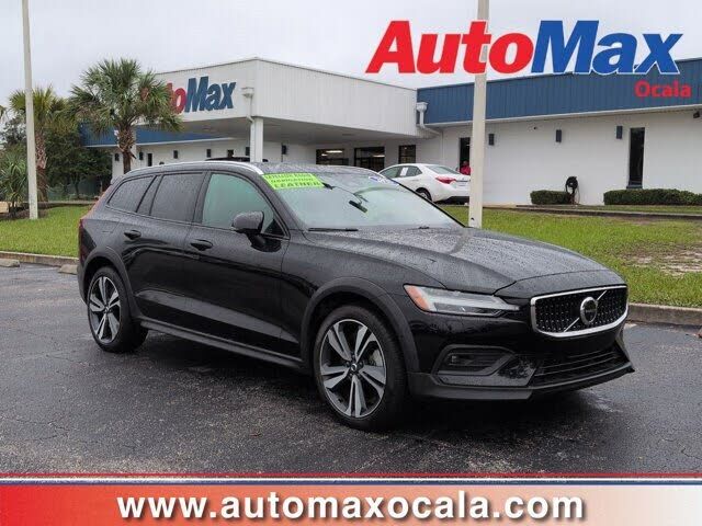 2025 VOLVO V60CC
