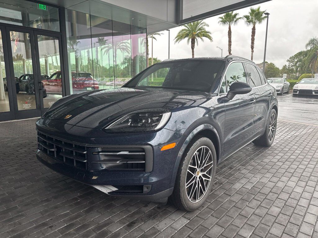 2024 PORSCHE Cayenne