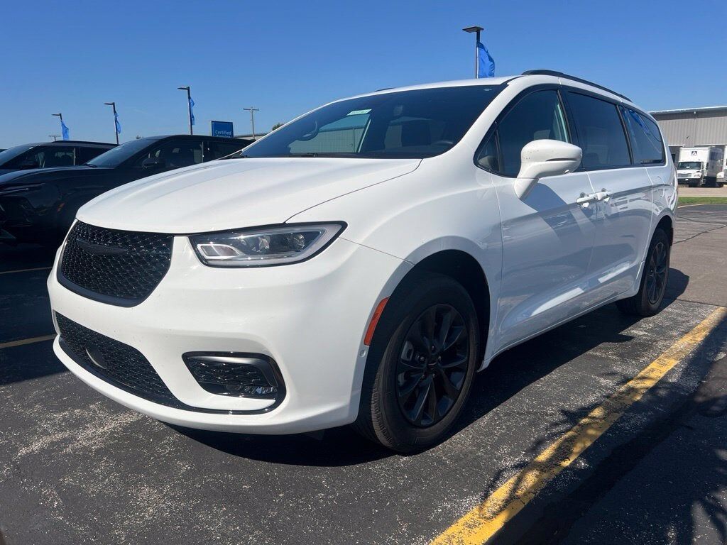 2021 CHRYSLER Pacifica