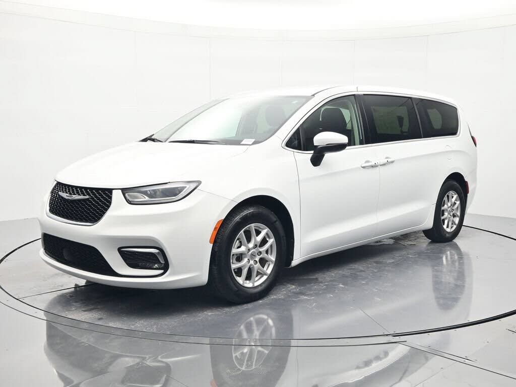 2023 CHRYSLER Pacifica