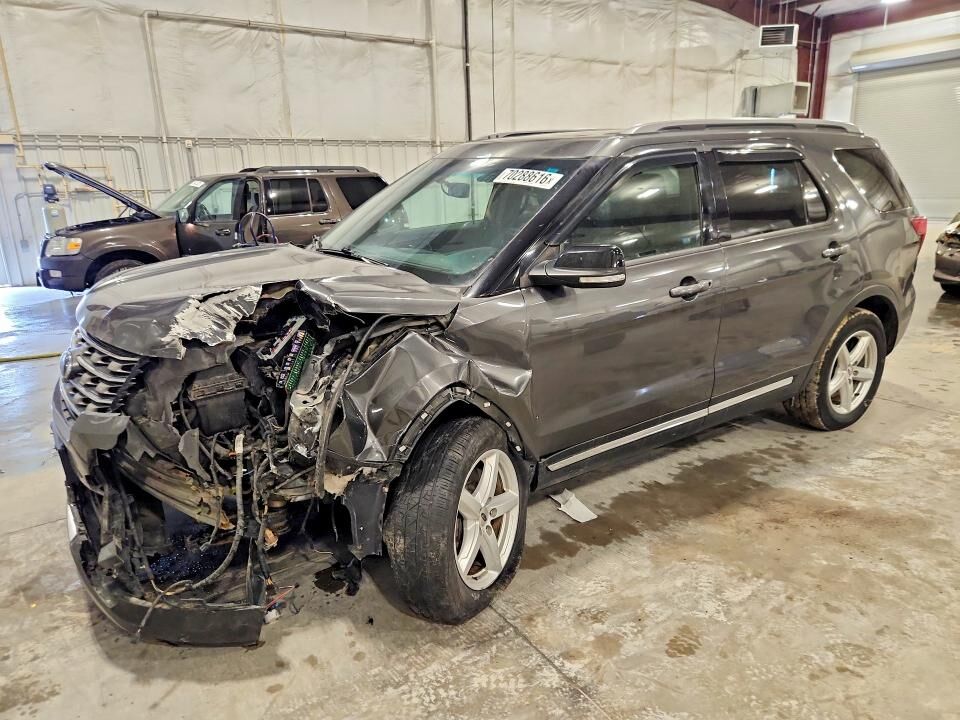 2016 FORD Explorer