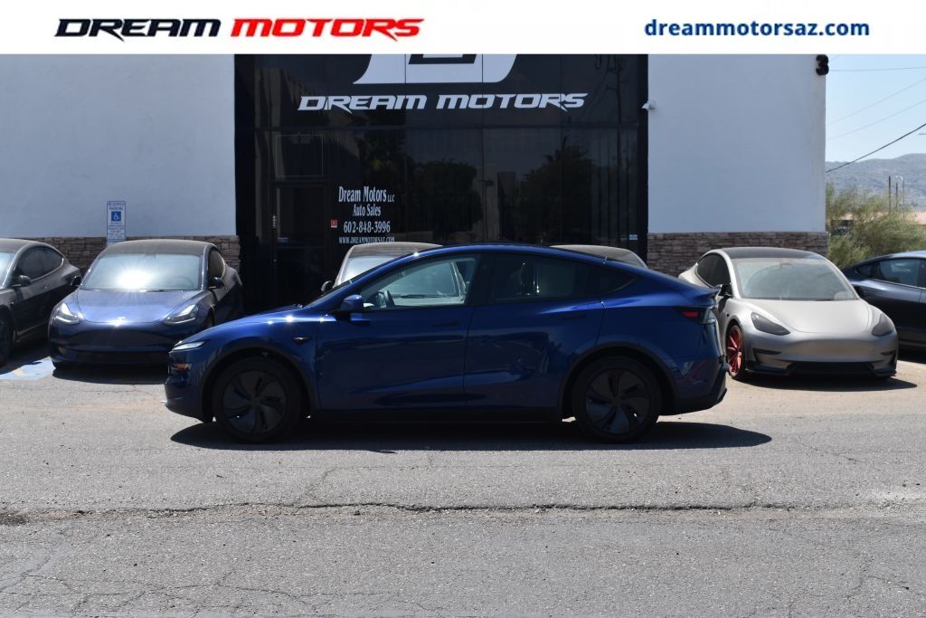 2026 TESLA Model Y