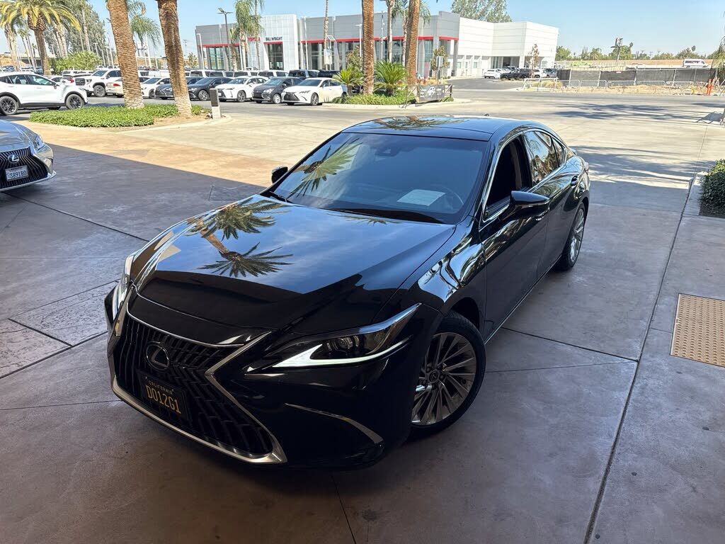 2022 LEXUS ES