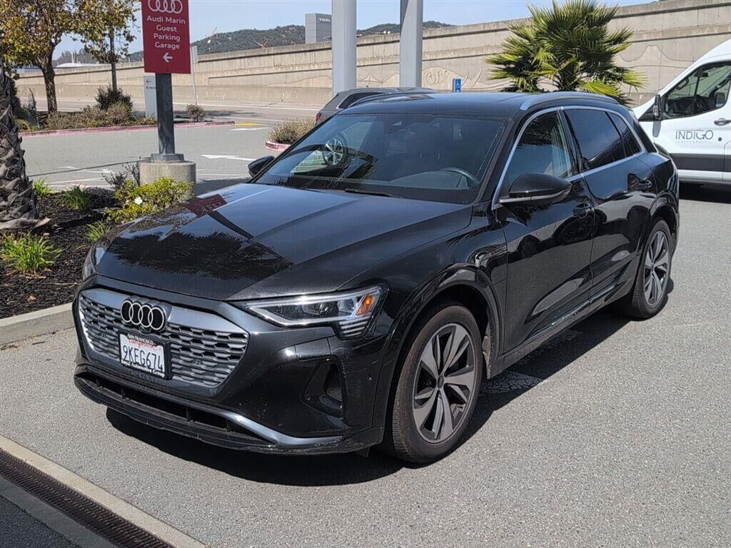 2024 AUDI Q8