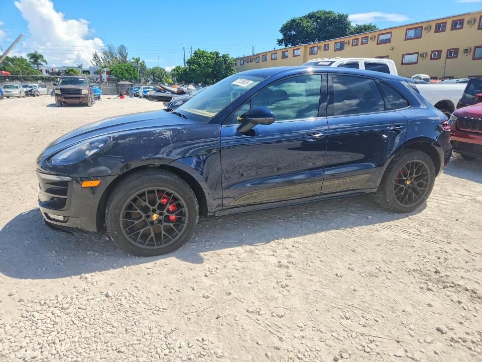 2017 PORSCHE Macan