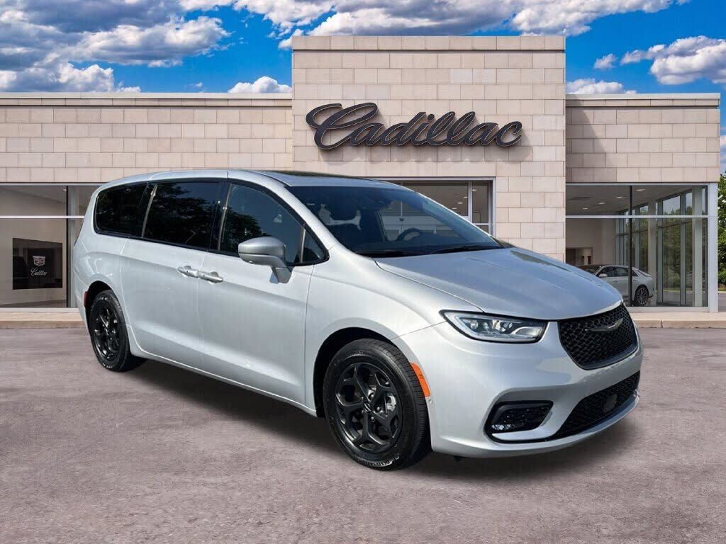 2022 CHRYSLER Pacifica