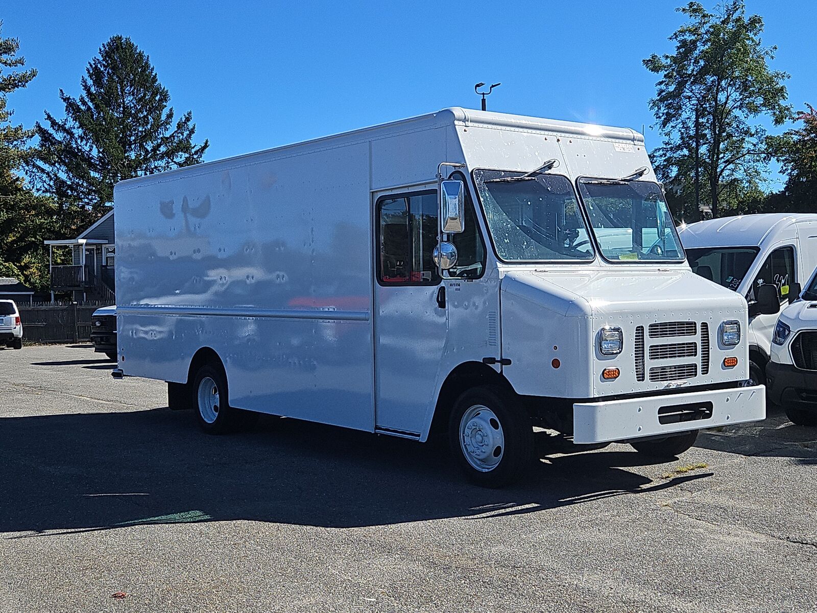 2026 FORD Commercial Chassis