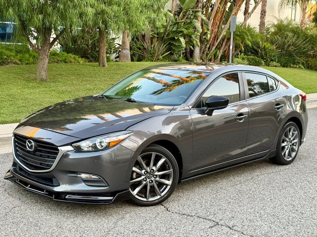 2018 MAZDA Mazda3