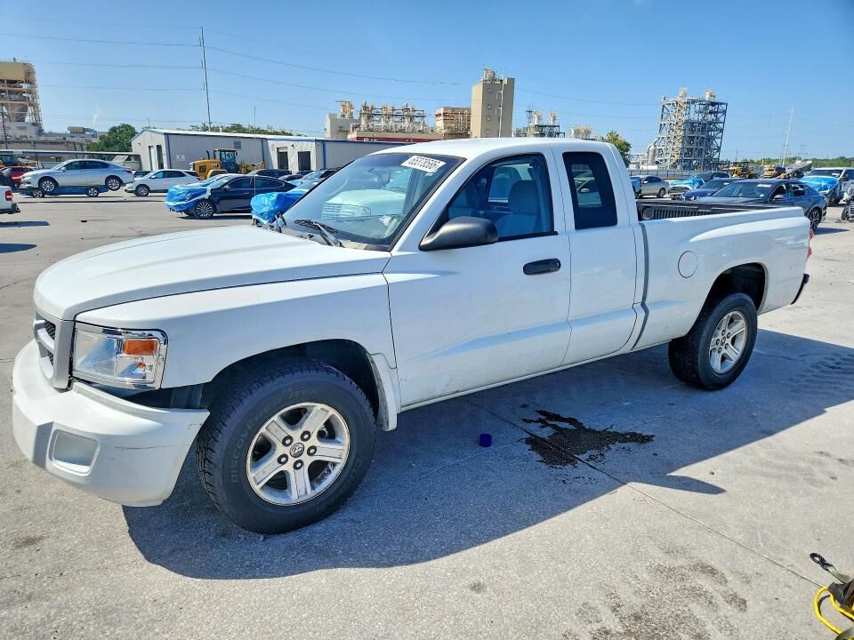 2011 DODGE Dakota