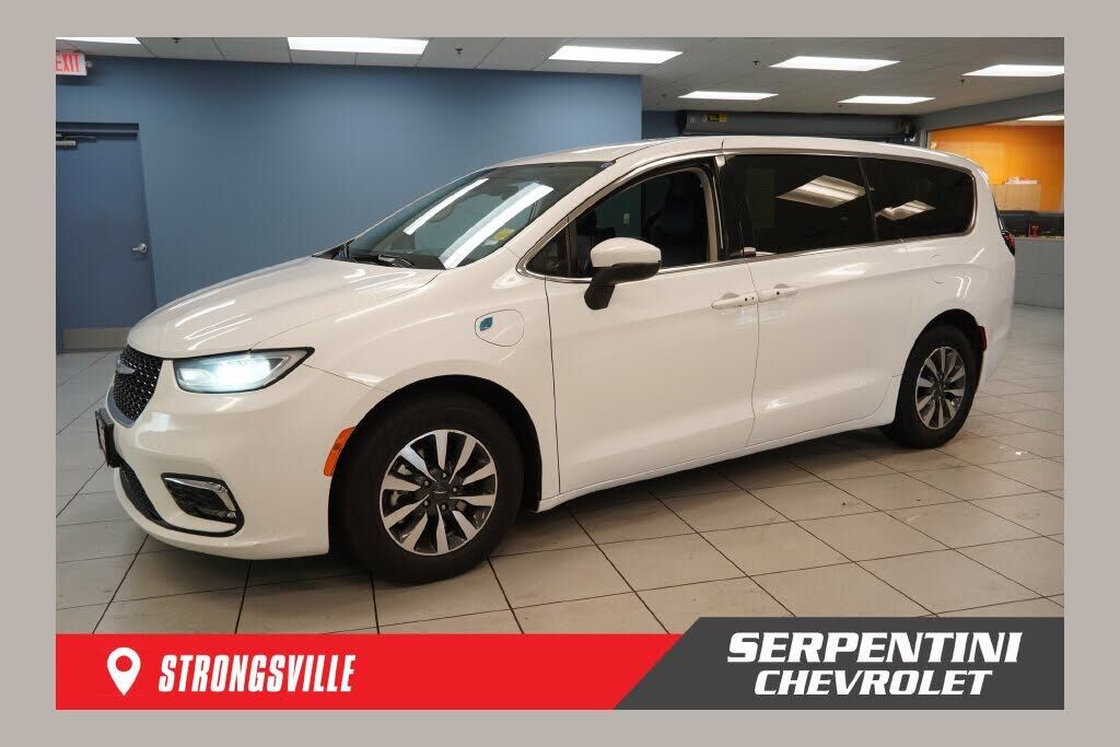 2023 CHRYSLER Pacifica