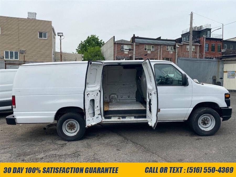 2013 FORD E-350