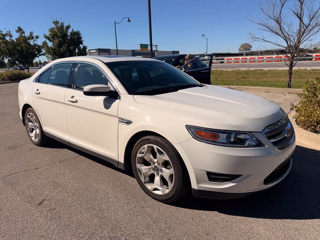 2011 FORD Taurus