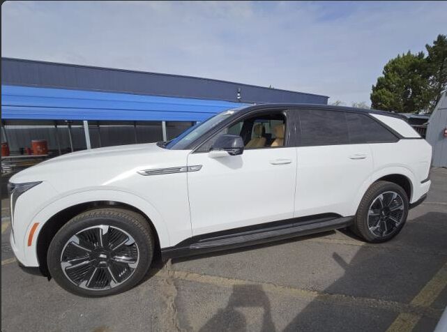 2025 CADILLAC Escalade IQ