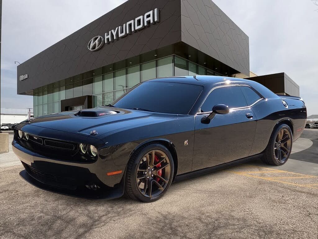 2022 DODGE Challenger