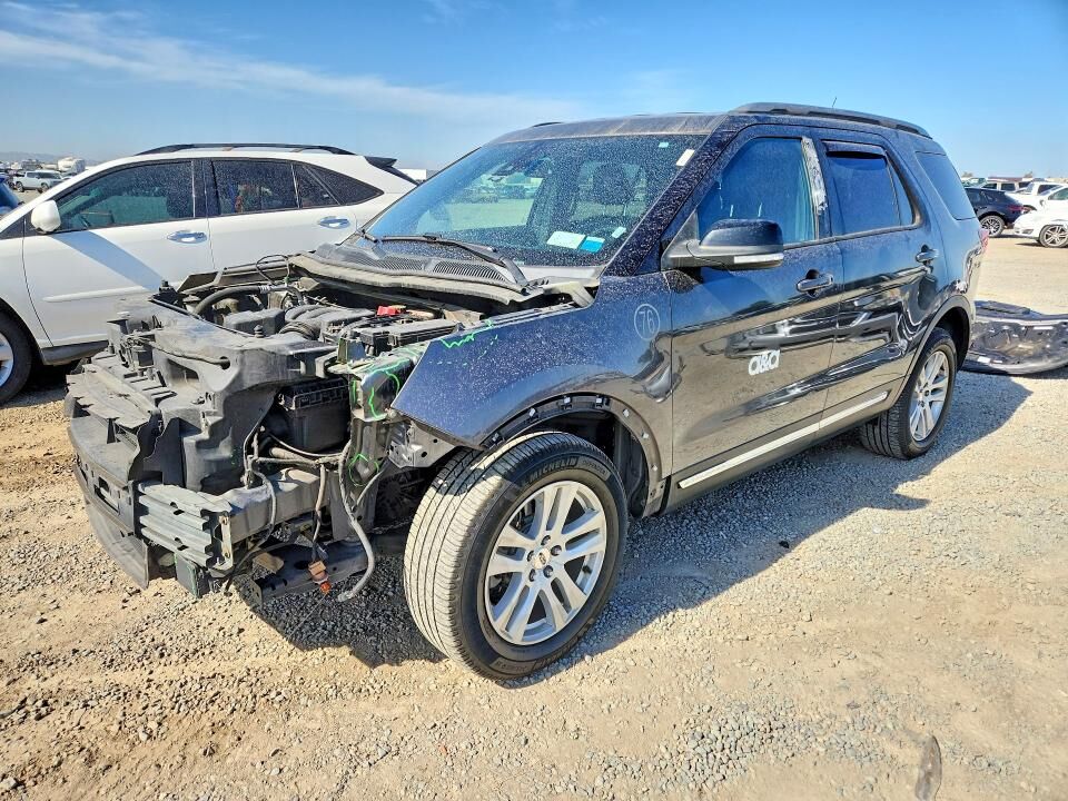 2018 FORD Explorer