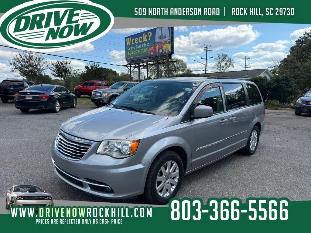 2016 CHRYSLER Town and Country