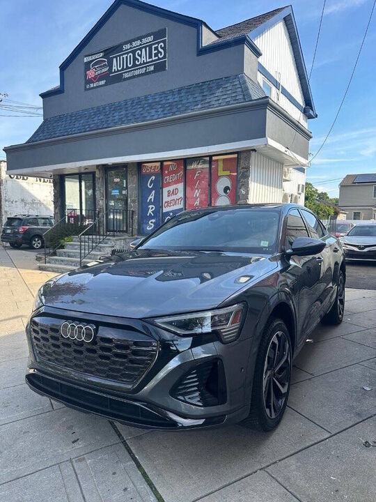 2024 AUDI Q8
