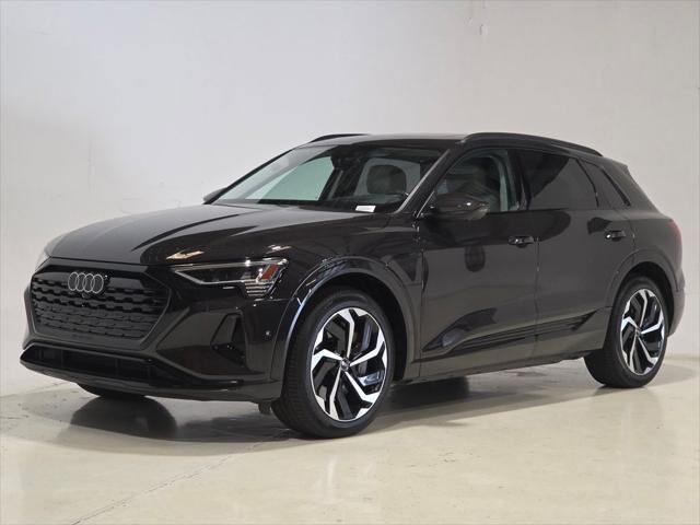 2024 AUDI Q8