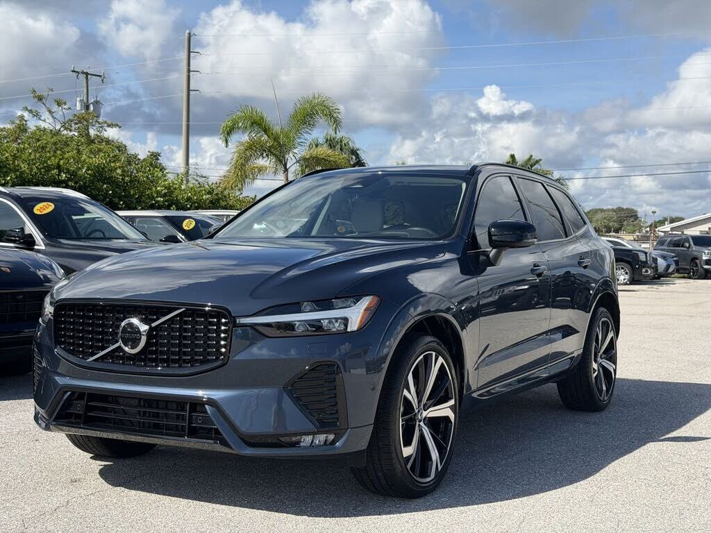 2025 VOLVO XC60