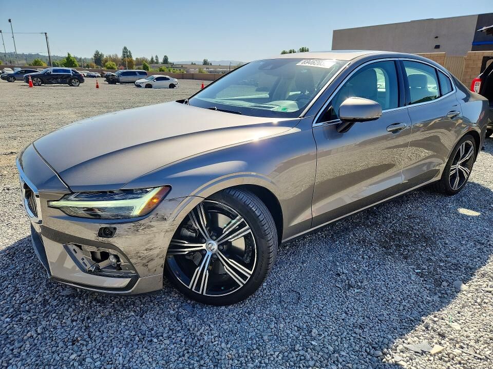2019 VOLVO S60