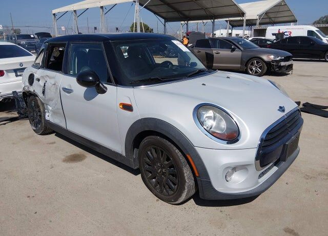 2017 MINI Cooper