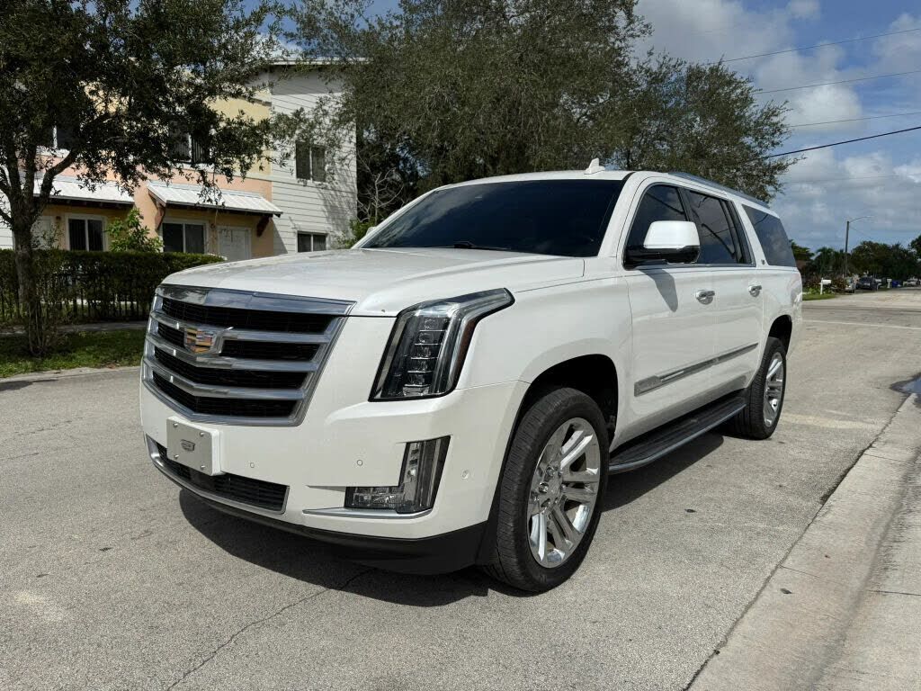 2017 CADILLAC Escalade ESV