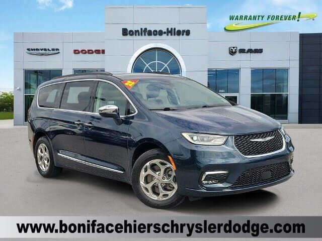 2022 CHRYSLER Pacifica
