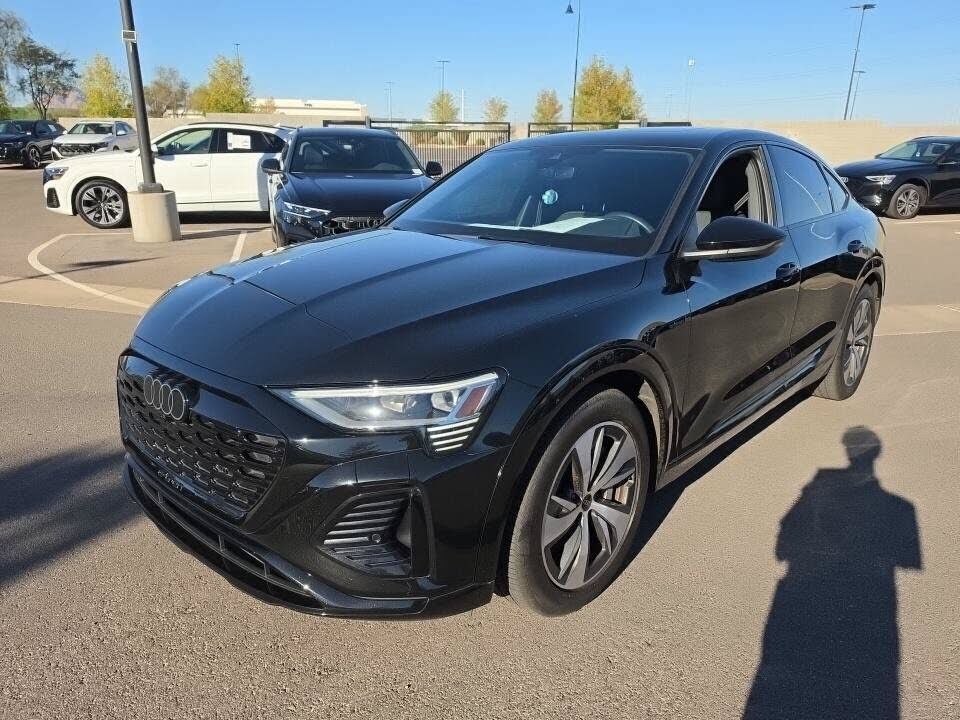 2024 AUDI Q8