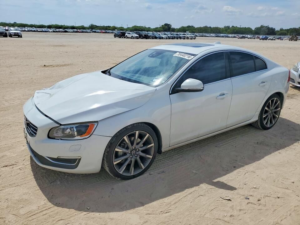 2015 VOLVO S60